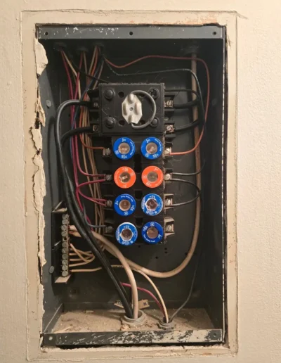 screw in fuse panels 1