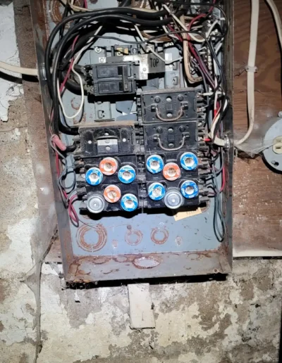 screw in fuse panels 3